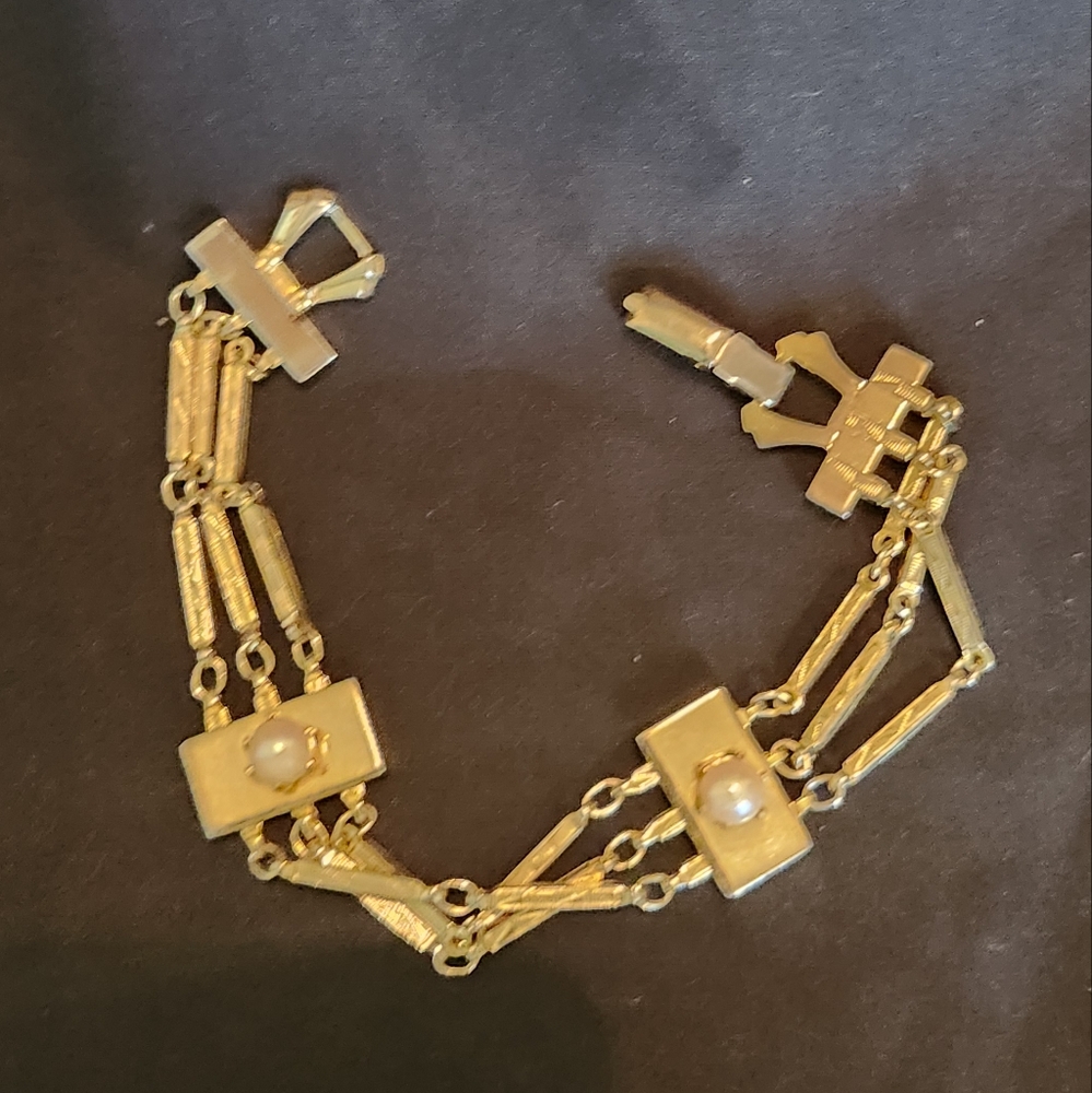 Vintage Gold Bracelet with Pearl Accents